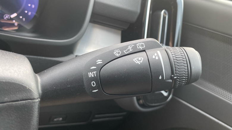 Volvo XC40 2.0 B3P Plus Dark 5dr Auto Petrol Estate